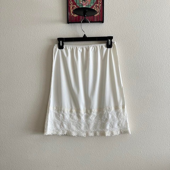 handmade ivory off white nylon satin lace trim mini slip skirt - Picture 4 of 7